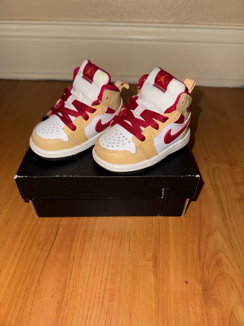 Jordan 1 Mid Toddler Shoes 3C in White Onyx/Light Curry-White